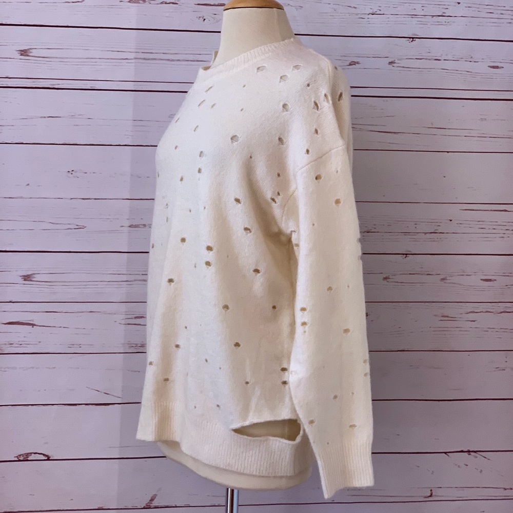 New ASTR distressed pullover sweater cream white M - Picture 7 of 8
